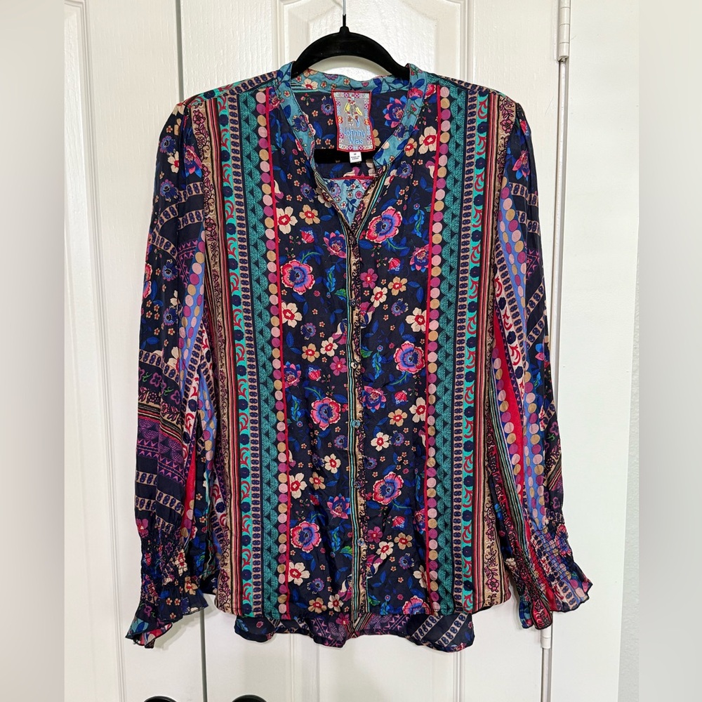 Johnny Was ~ 100% Silk Blouse size Medium